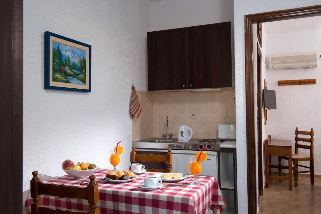 Stella Mare Apartments Элунда Экстерьер фото